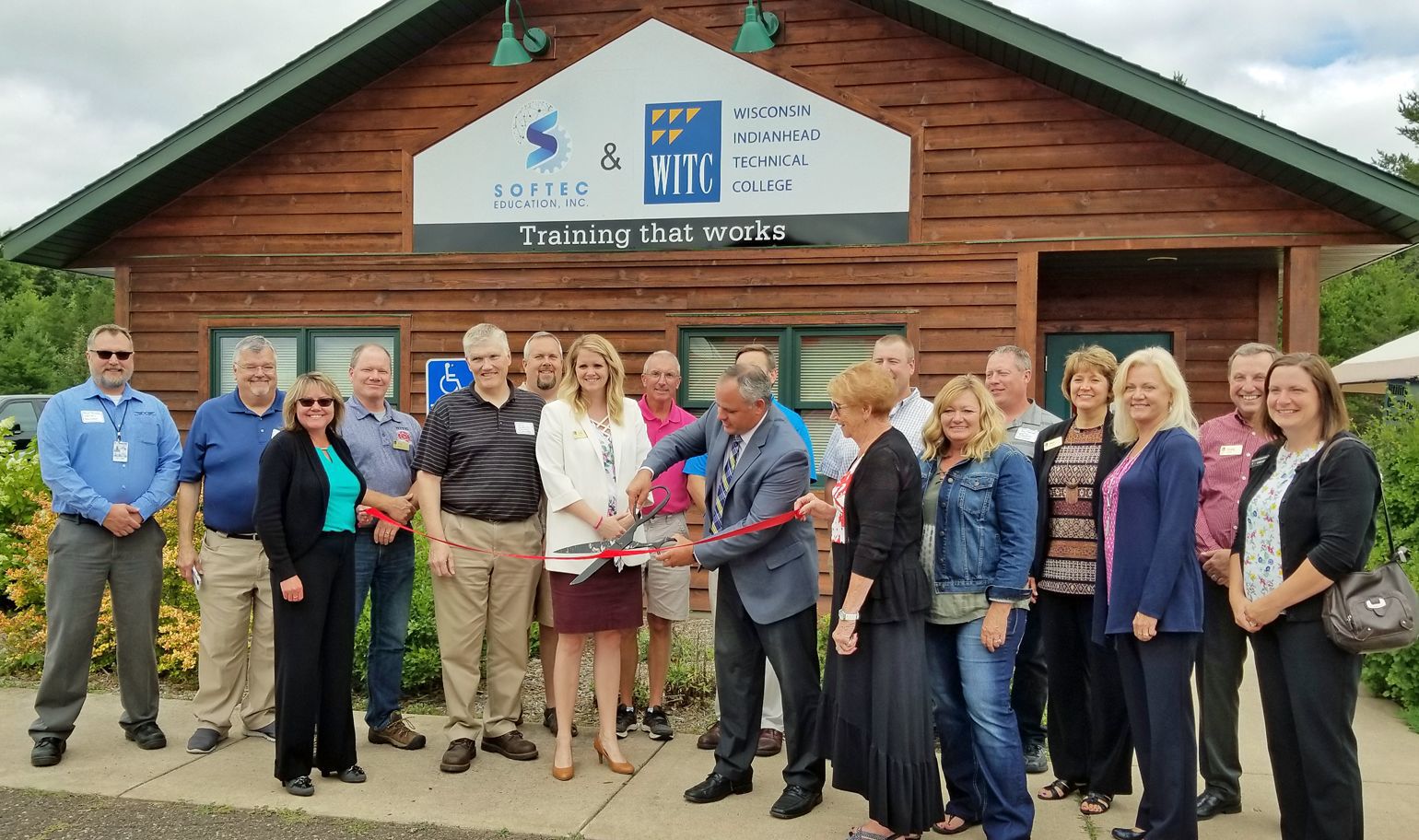 softec ribbon cutting.tif